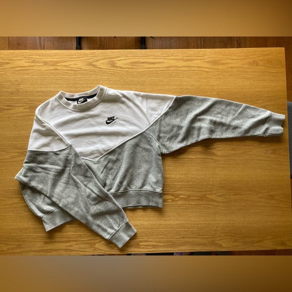 NIKE - White and Grey Cropped Crew Neck Sweatshirt - Picture 2 of 5